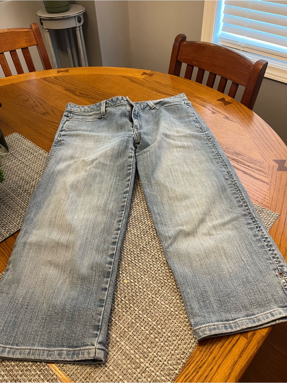 Women’s light Blue capris Classic Straight Fit